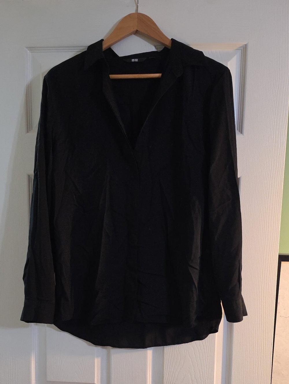Uniqlo Women Black Long-Sleeve Collared Shirt